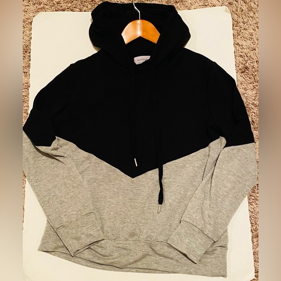 EUC Kaileigh Joanna Chevron ColorBlock Knit Hoodie Top - Picture 8 of 8